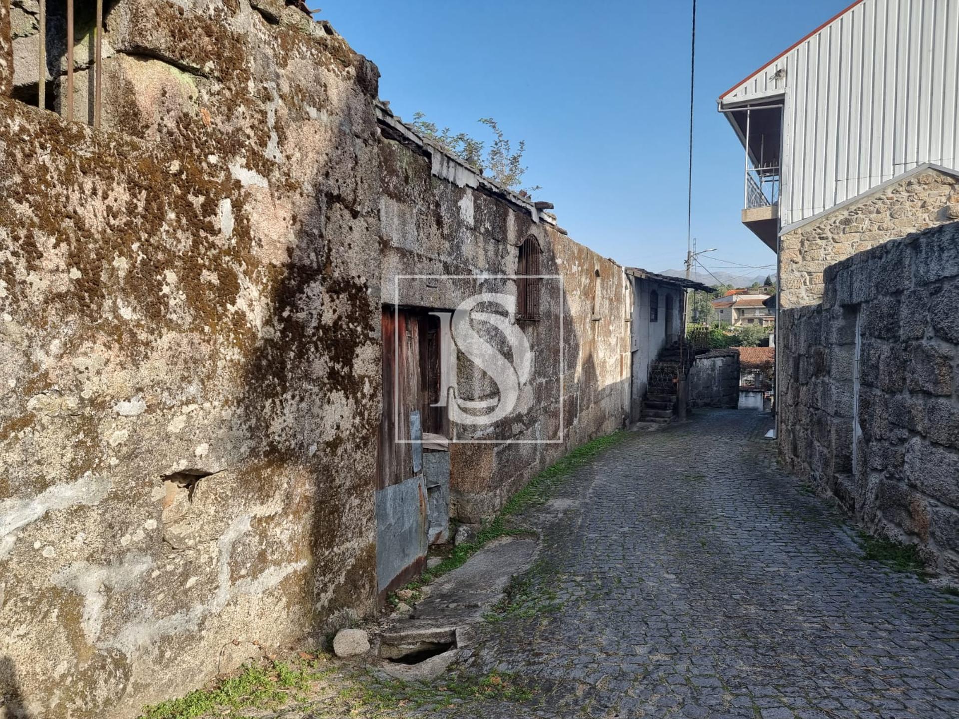 Moradia para Restaurar T5