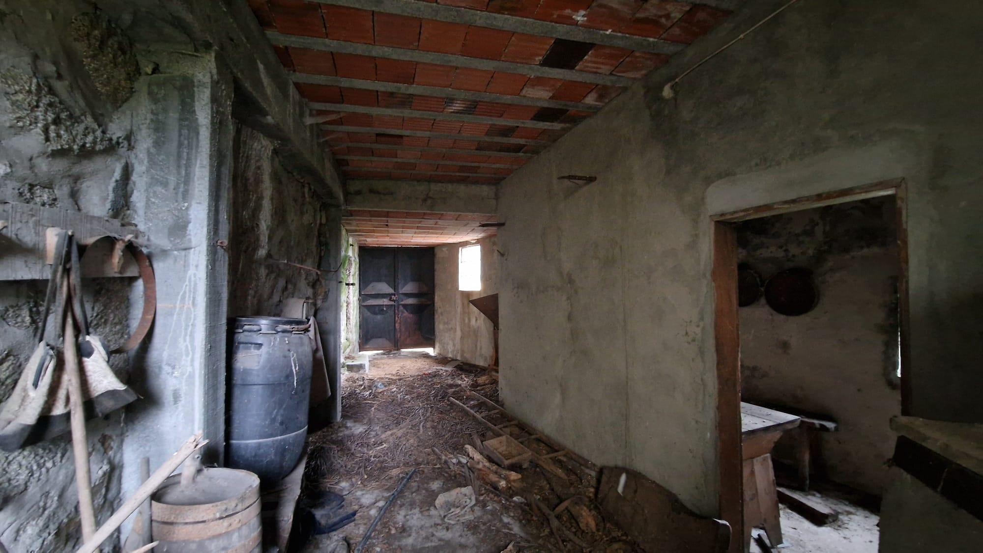 Vivenda de campo e vários terrenos para venda em Zebral, Vieira do Minho