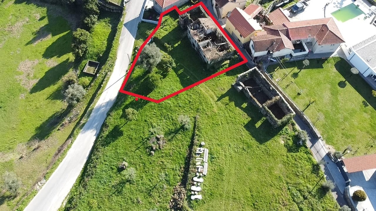 Detached house to restore Studio